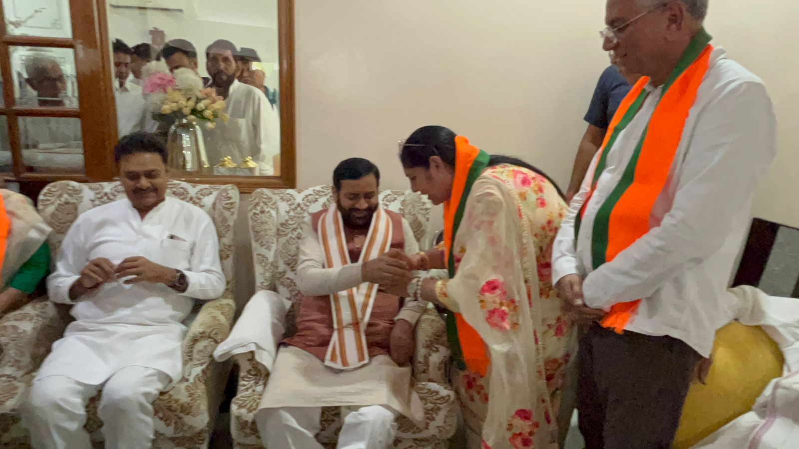 पंचकूला में निर्दलीय चुनाव लड़ रही ओमवती पूनिया ने भाजपा प्रत्याशी का किया समर्थन