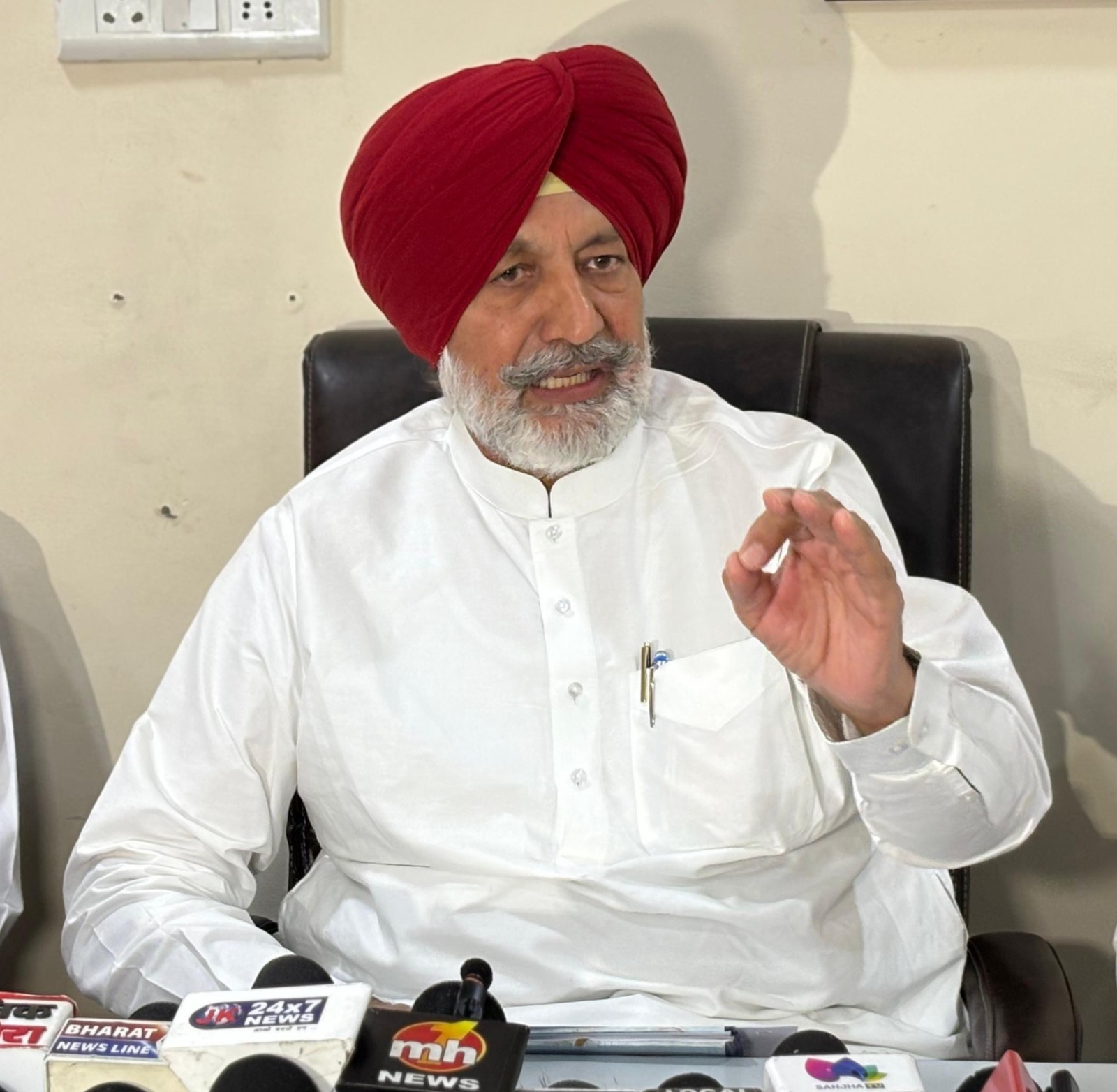 SIR अभियान में आम लोगों की मदद को बलबीर सिद्धू भी मैदान में उतरे