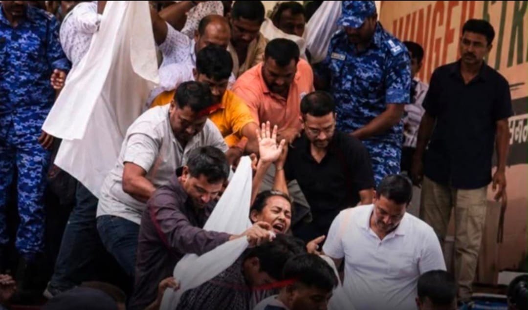 दिल्ली पुलिस ने सोनम वांगचुक को जबरन उठाकर सफदरजंग अस्पताल में भर्ती कराया
